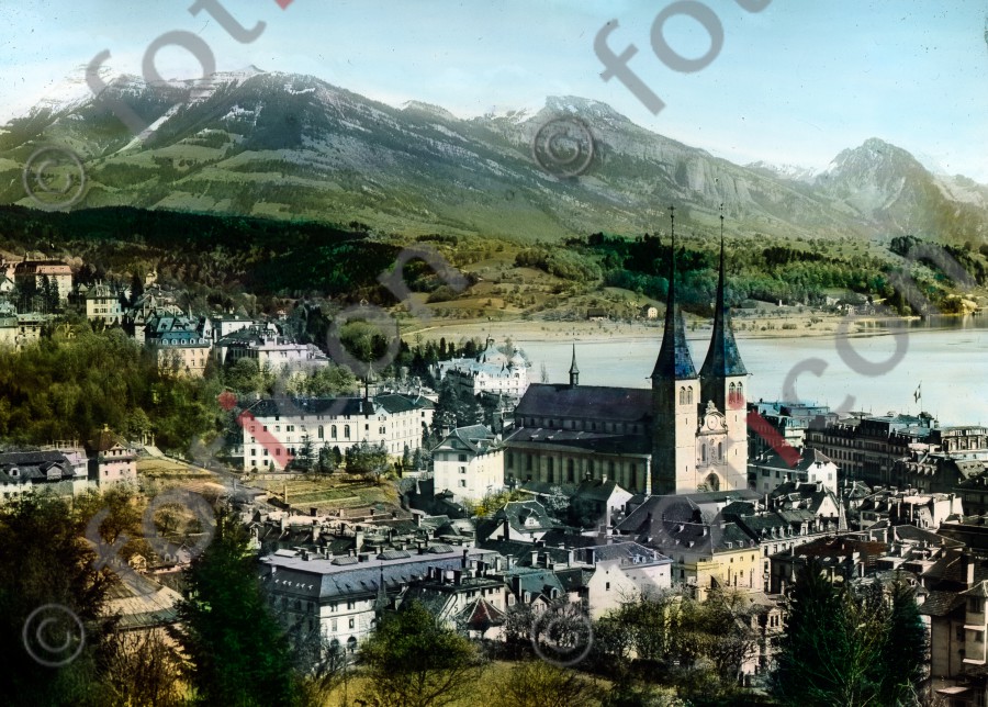 Luzern. Stiftskirche | Lucerne. Collegiate Church - Foto foticon-simon-023-002.jpg | foticon.de - Bilddatenbank für Motive aus Geschichte und Kultur